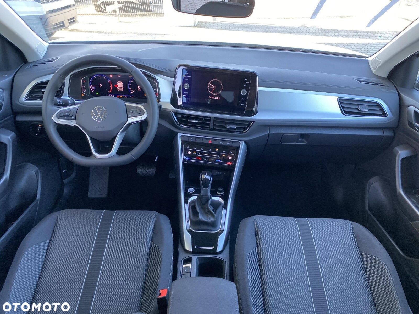 Volkswagen T-Roc - 23