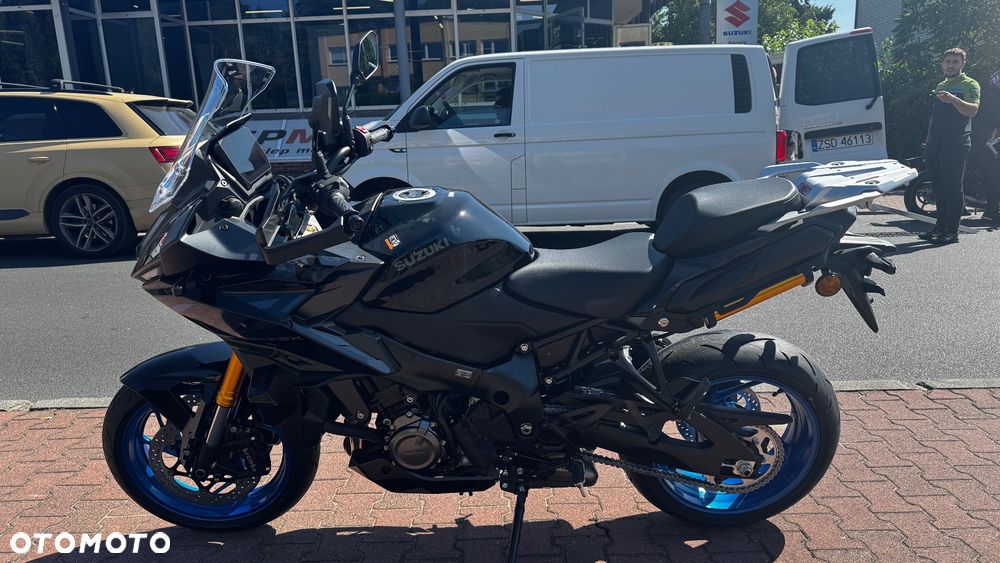 Suzuki GSX - 2