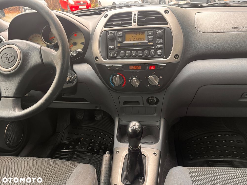 Toyota RAV4 1.8 VVT-i 4x2 - 27