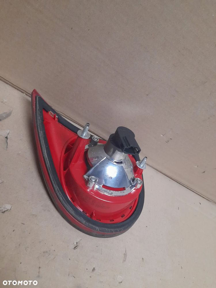 lampa lewa tył w klapę golf 5 1k6945093f - 4