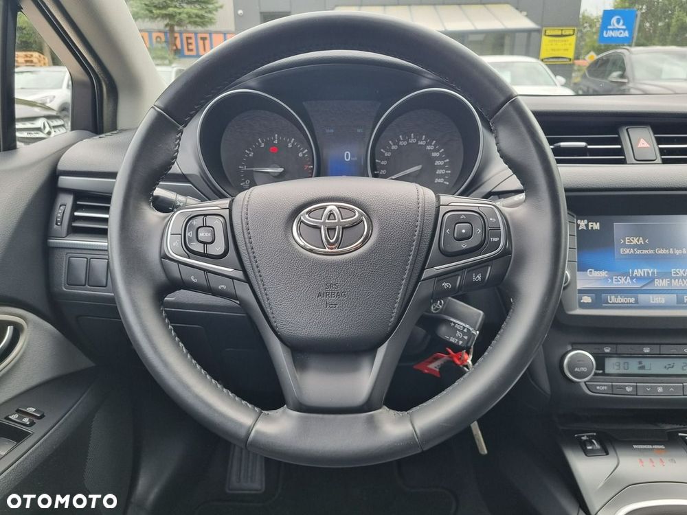 Toyota Avensis 1.8 Style - 15