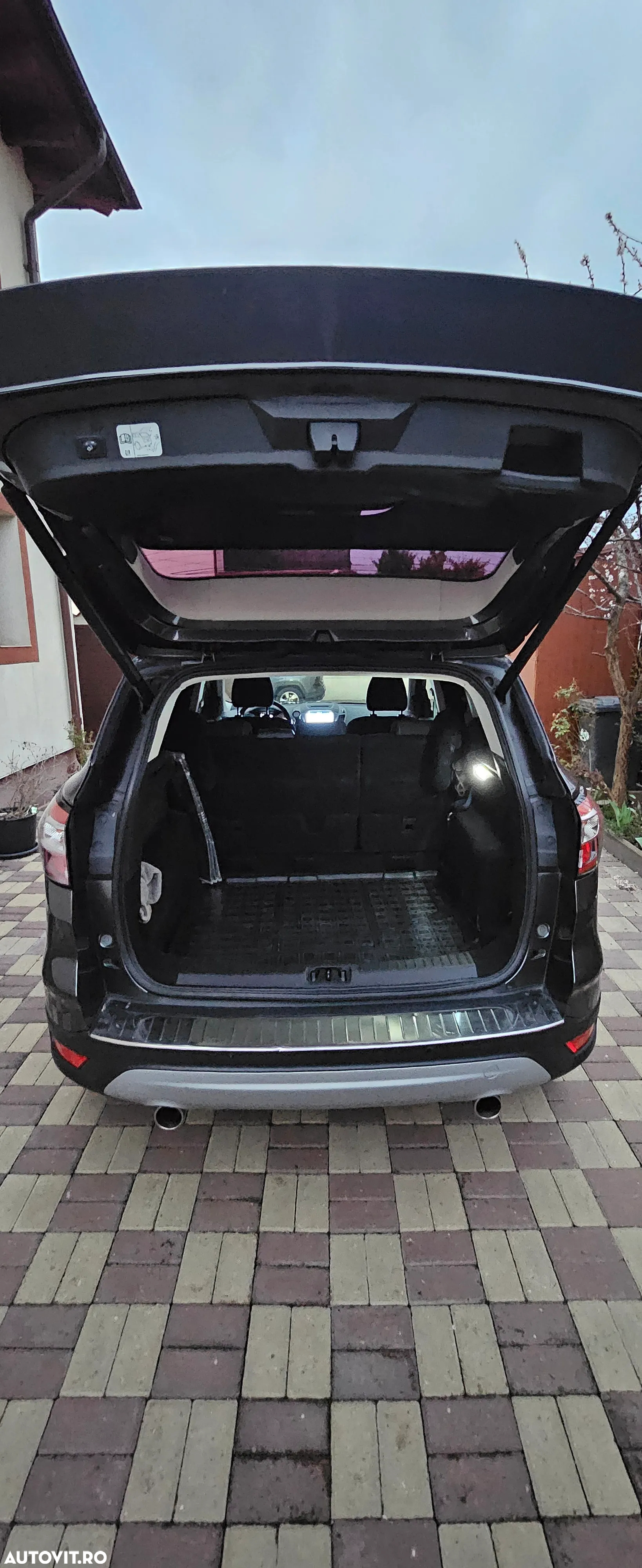 Ford Kuga 2.0 TDCi 4WD Powershift Titanium - 12