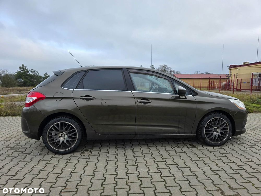 Citroën C4 HDi 115 Attraction - 12