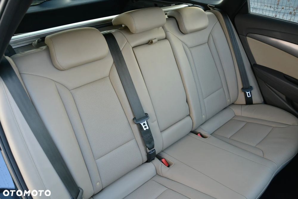 Hyundai i40 1.7 CRDi Premium DCT - 32