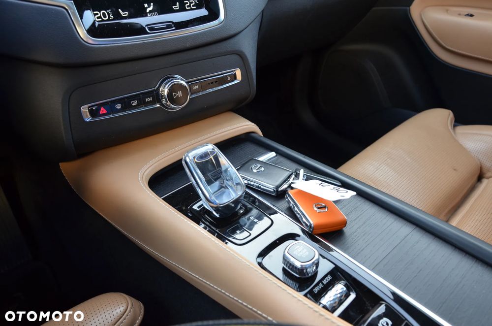 Volvo XC 90 T8 AWD Twin Engine Geartronic Inscription - 32