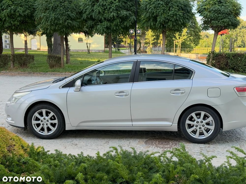 Toyota Avensis 1.8 Sol plus NAVI MS - 4
