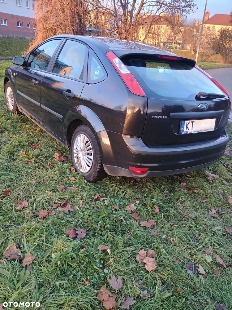 Ford Focus 1.4 Ambiente - 4