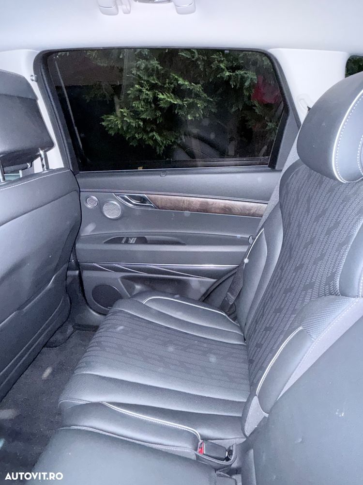 Hyundai Genesis - 15