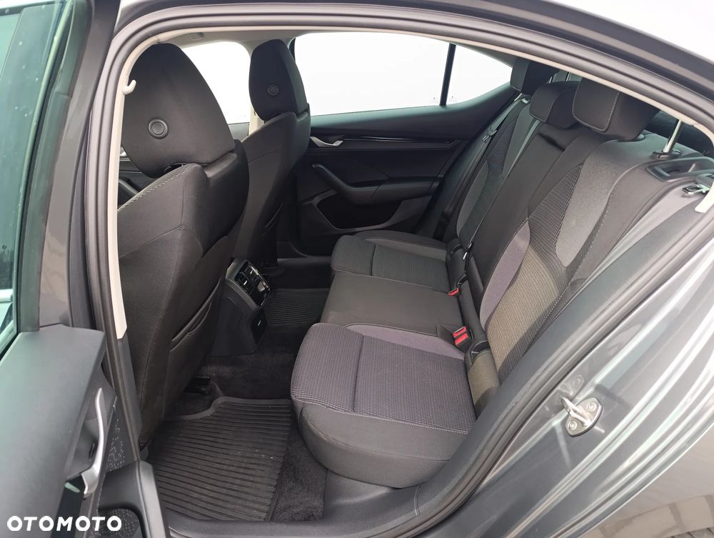 Skoda Octavia 2.0 TDI Selection DSG - 12