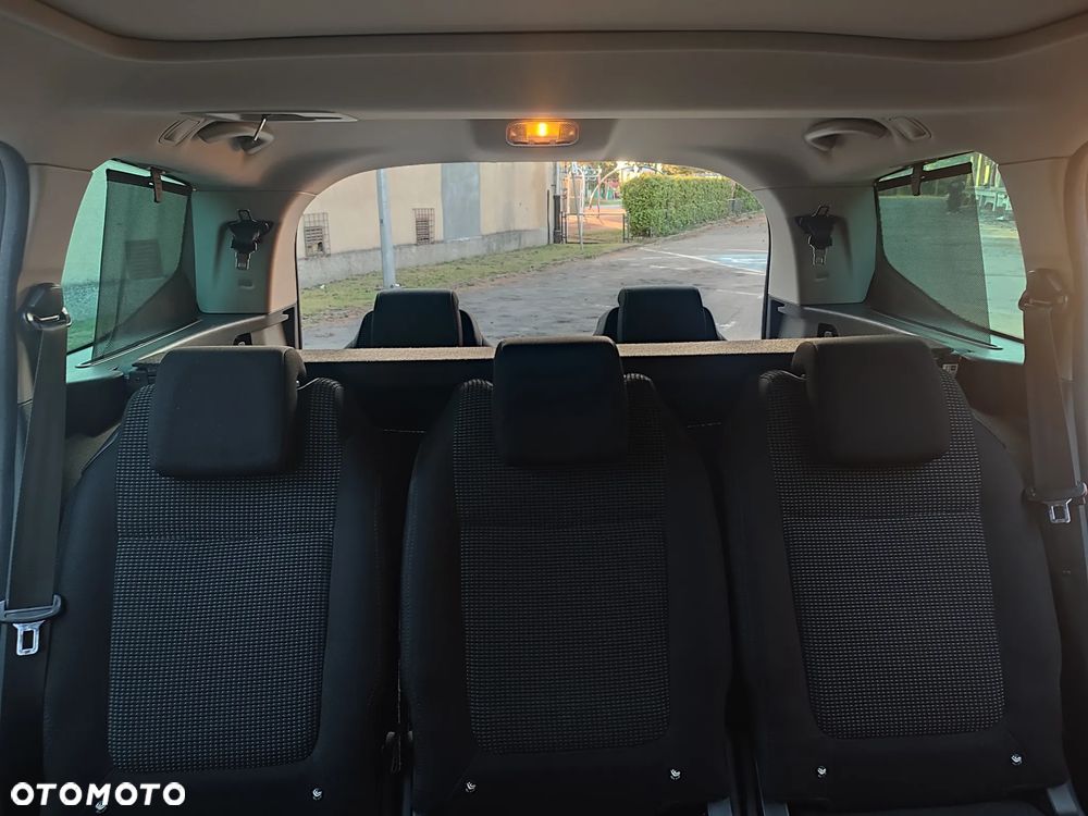 Peugeot 5008 2.0 HDi Family 7os - 25