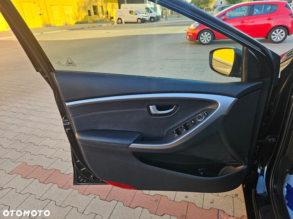 Hyundai i30 blue 1.6 GDI YES Gold - 27
