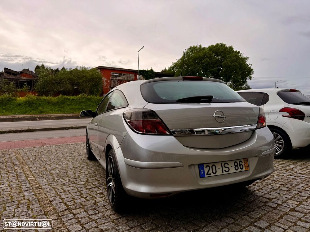 Opel Astra GTC 1.3 CDTI - 11