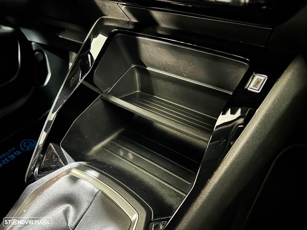 Peugeot 2008 1.2 PureTech Allure Pack - 31