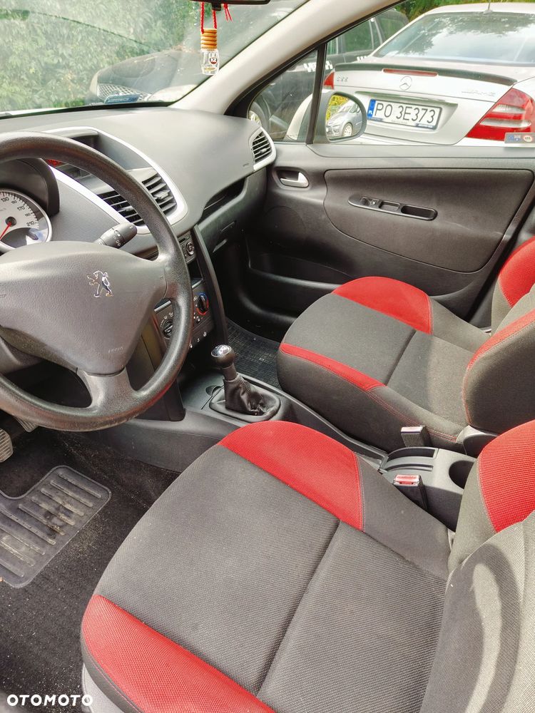 Peugeot 207 - 21