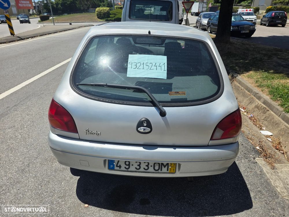 Ford Fiesta 1.25 Ghia - 6