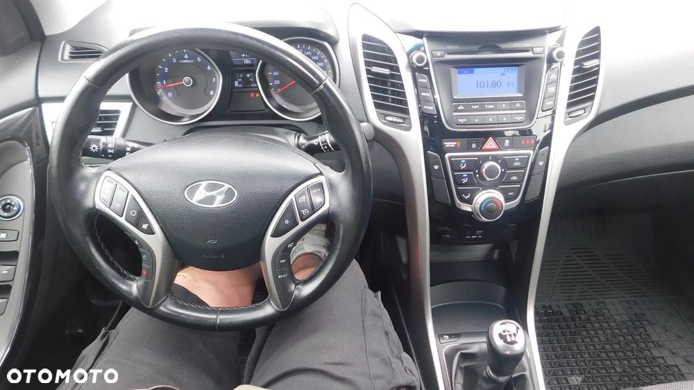 Hyundai i30 1.6 Comfort - 17