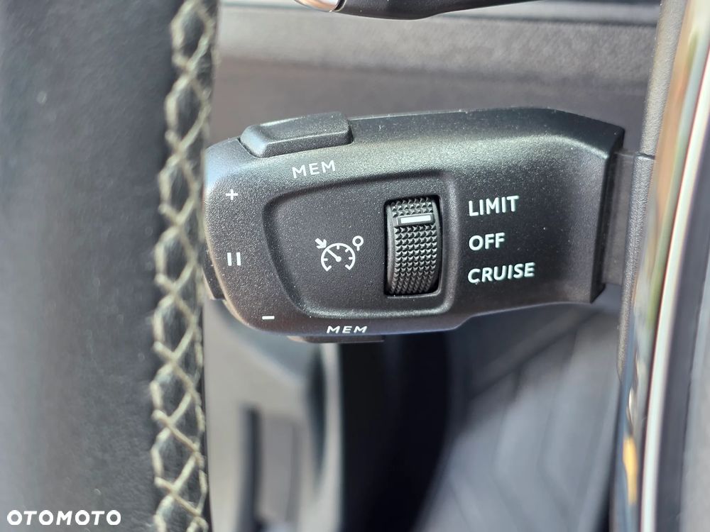 Peugeot 3008 1.6 PureTech Hybrid4 PHEV Allure S&S EAT8 - 23