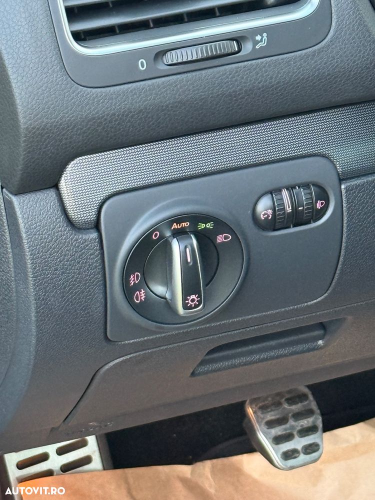 Volkswagen Golf 2.0 TDI DPF 4Motion Style - 11