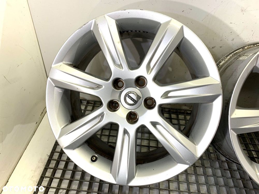 FELGI ALUMINIOWE KOMPLET 17'' 8J 5X108 63,3 ET 42  VOLVO XC90 I (275) 2002 - 2015 T6 AWD 200 kW [272 - 2