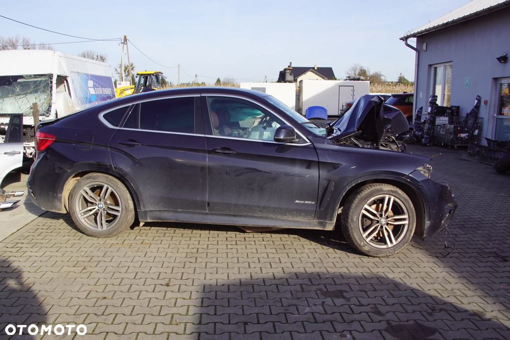 Auto na części - BMW X6 F16 3.0 D 258 KM N57D30 GA8HP75Z 416 2015R Silnik Skrzynia Drzwi Błotnik Zderzak Klapa Lampa Klamka Szyba Lusterko Deska Kokpit Sterownik Moduł Czujnik Licznik Wyświetlacz Panel Kierownica - 4
