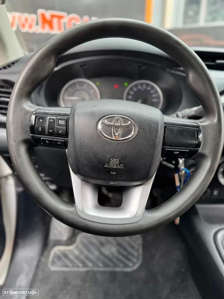 Toyota Hilux 2.4 D-4D 4WD CD CM - 4