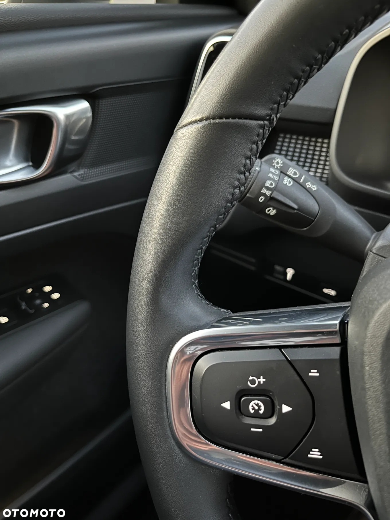 Volvo XC 40 T3 R-Design - 36
