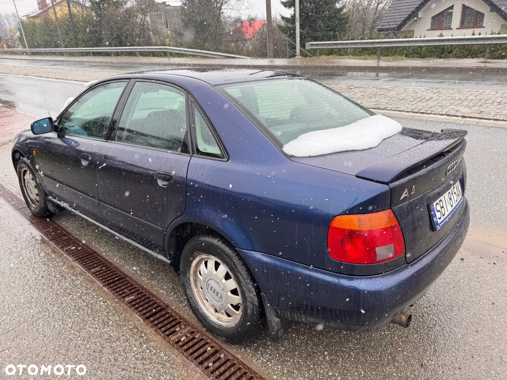 Audi A4 Limousine 1.6 - 3