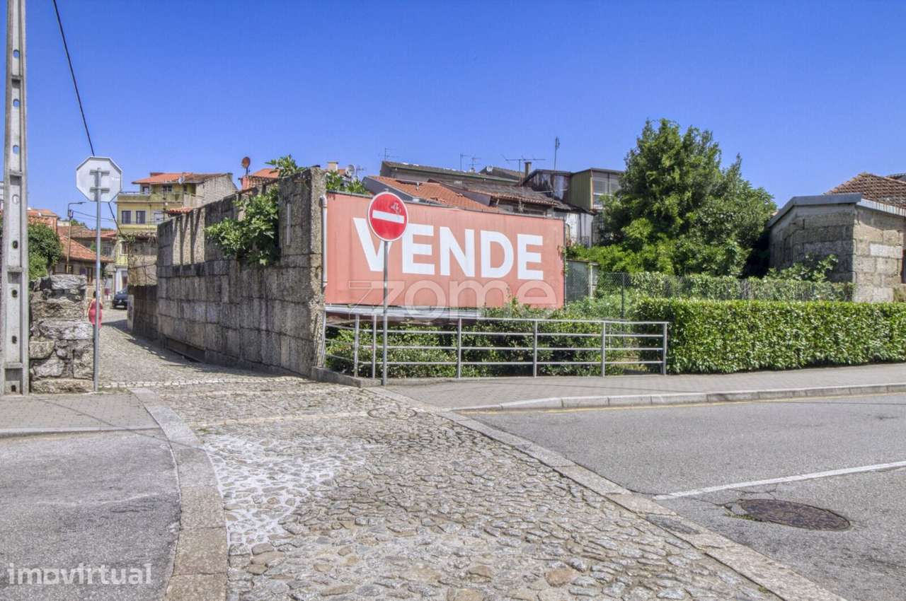 Prédio no centro de Guimarães - Grande imagem: 3/20