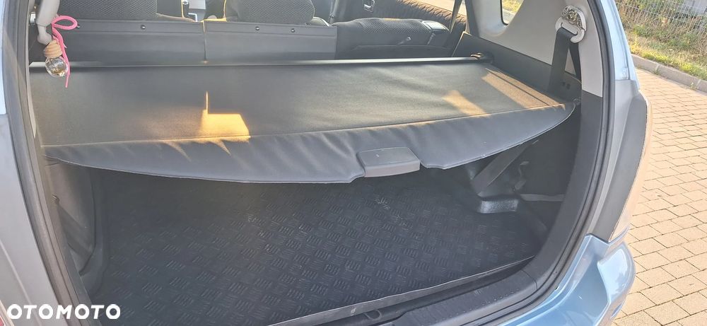 Toyota Corolla Verso 1.8 Sol 7os - 17
