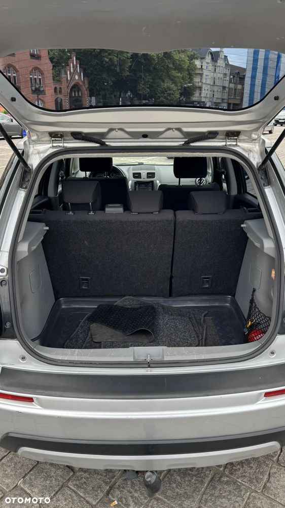 Suzuki SX4 1.6 Comfort Plus - 18