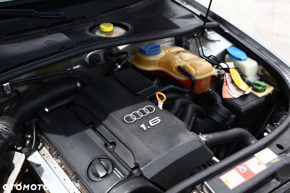 Audi A4 Limousine 1.6 - 9