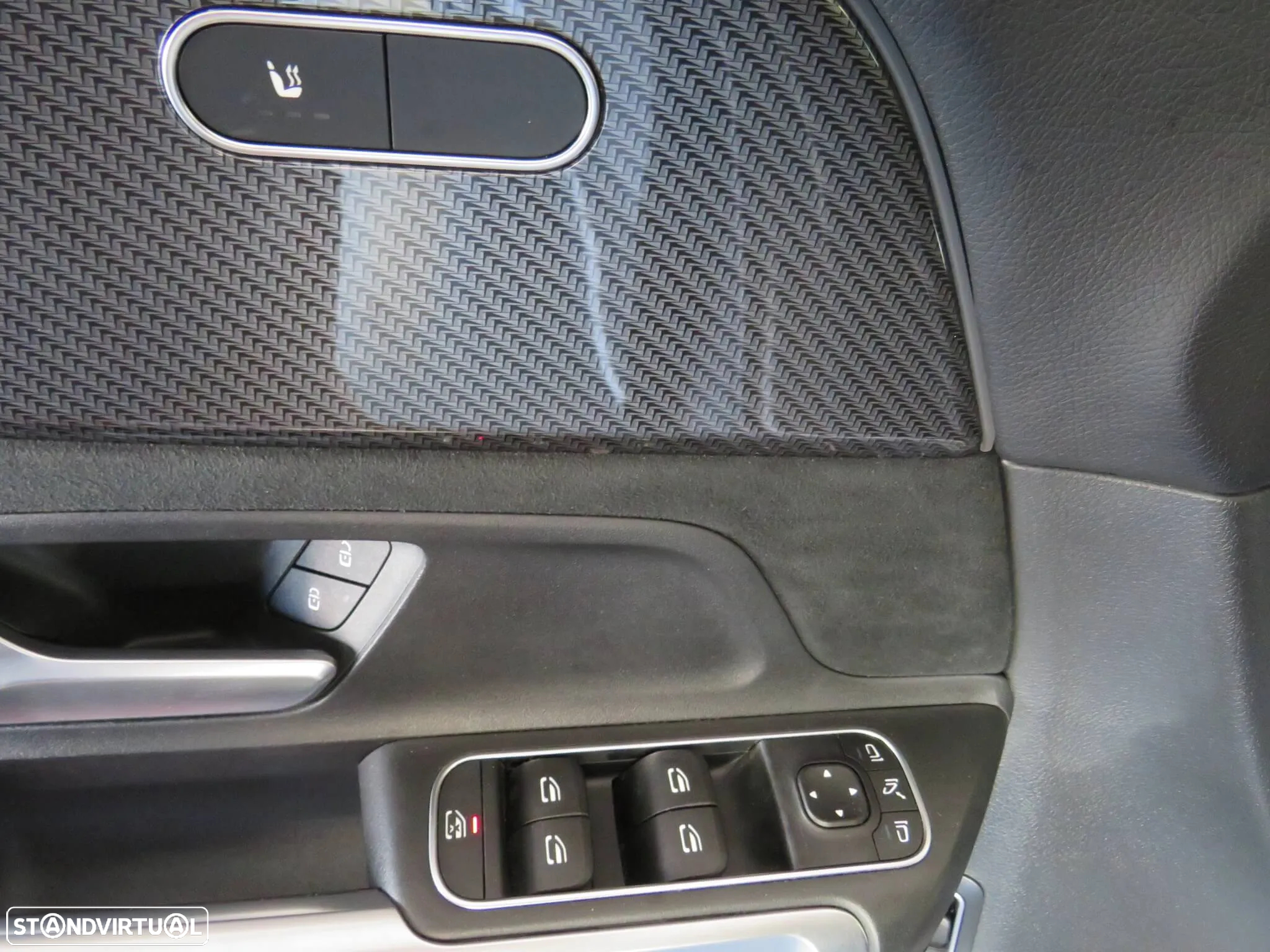 Mercedes-Benz GLB 200 d AMG Line - 12