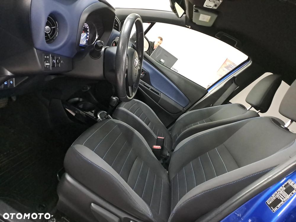 Toyota Yaris Hybrid 100 Selection Passion - 13