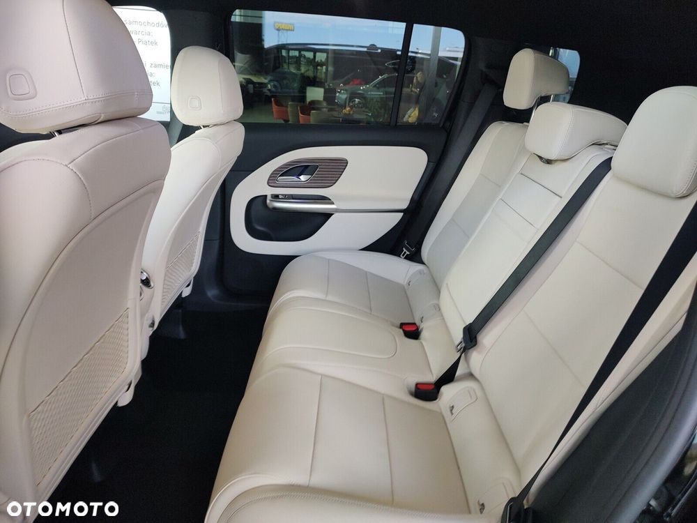 Mercedes-Benz GLB - 12