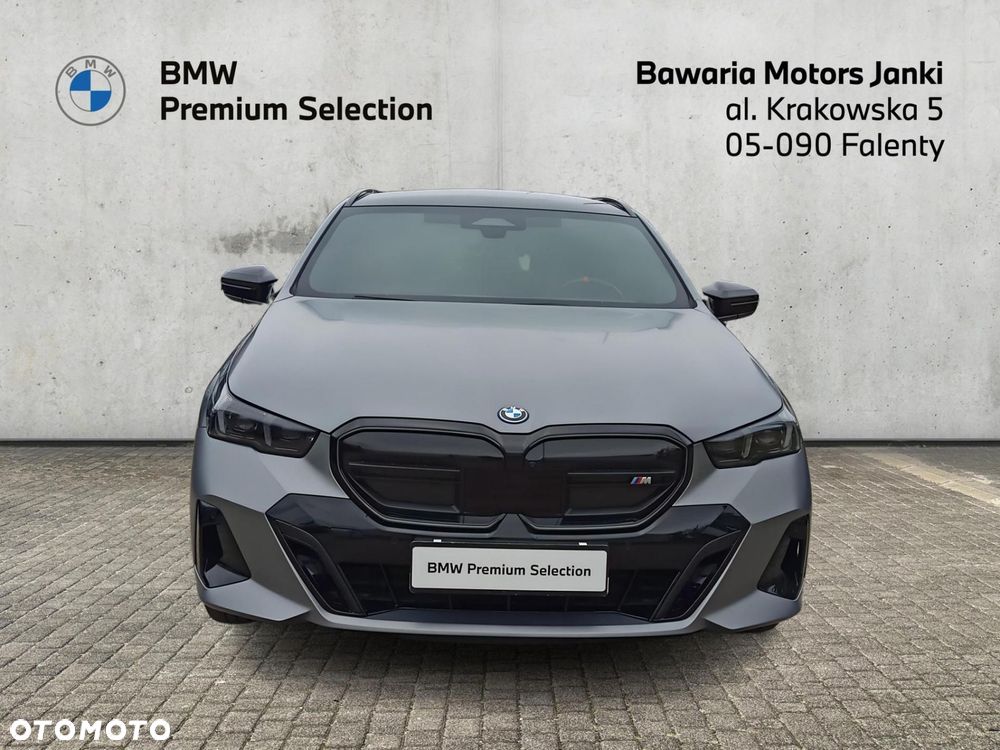 BMW i5 - 5