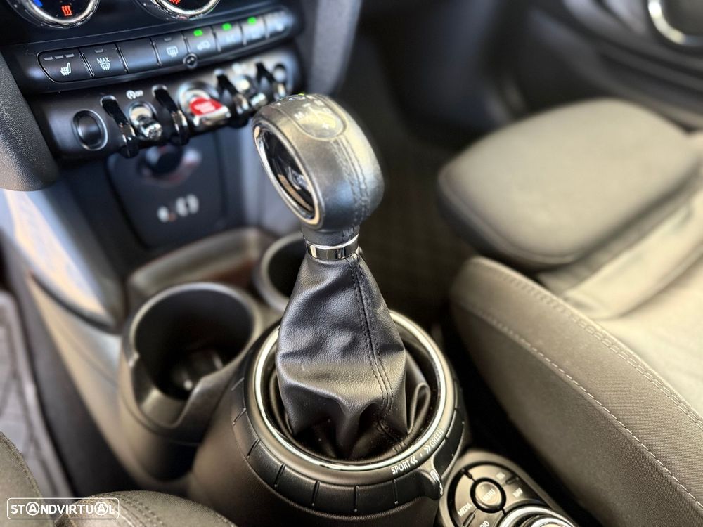 MINI 3 Portas Cooper Auto - 17