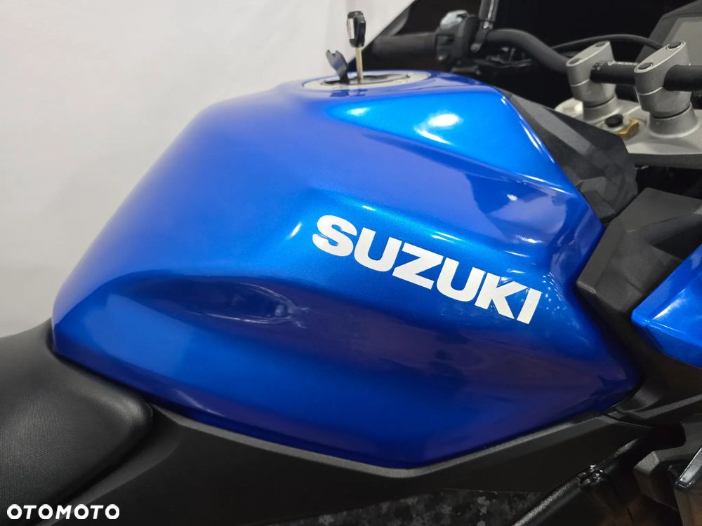Suzuki GSX - 29