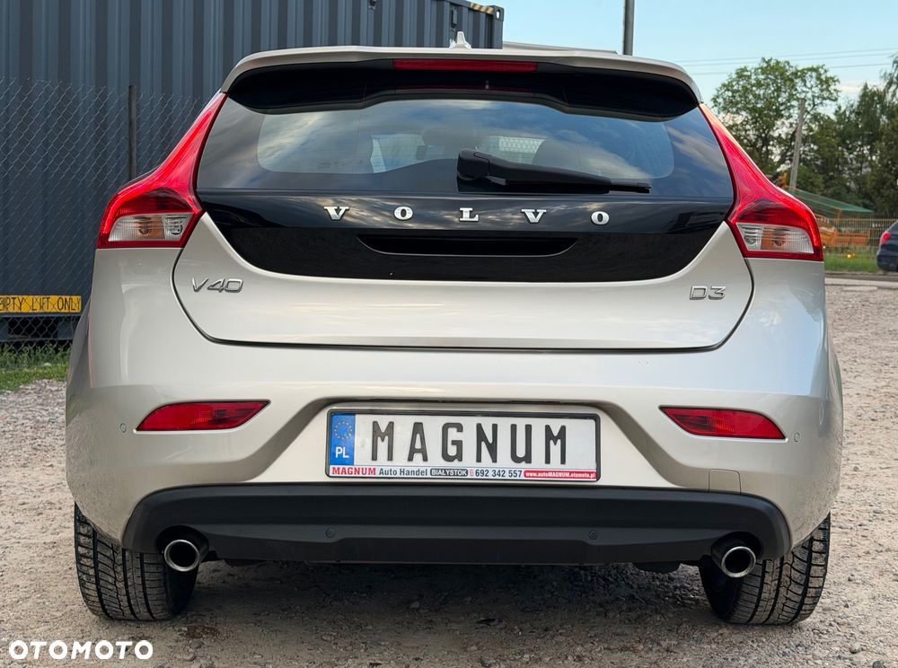 Volvo V40 D3 Momentum - 31