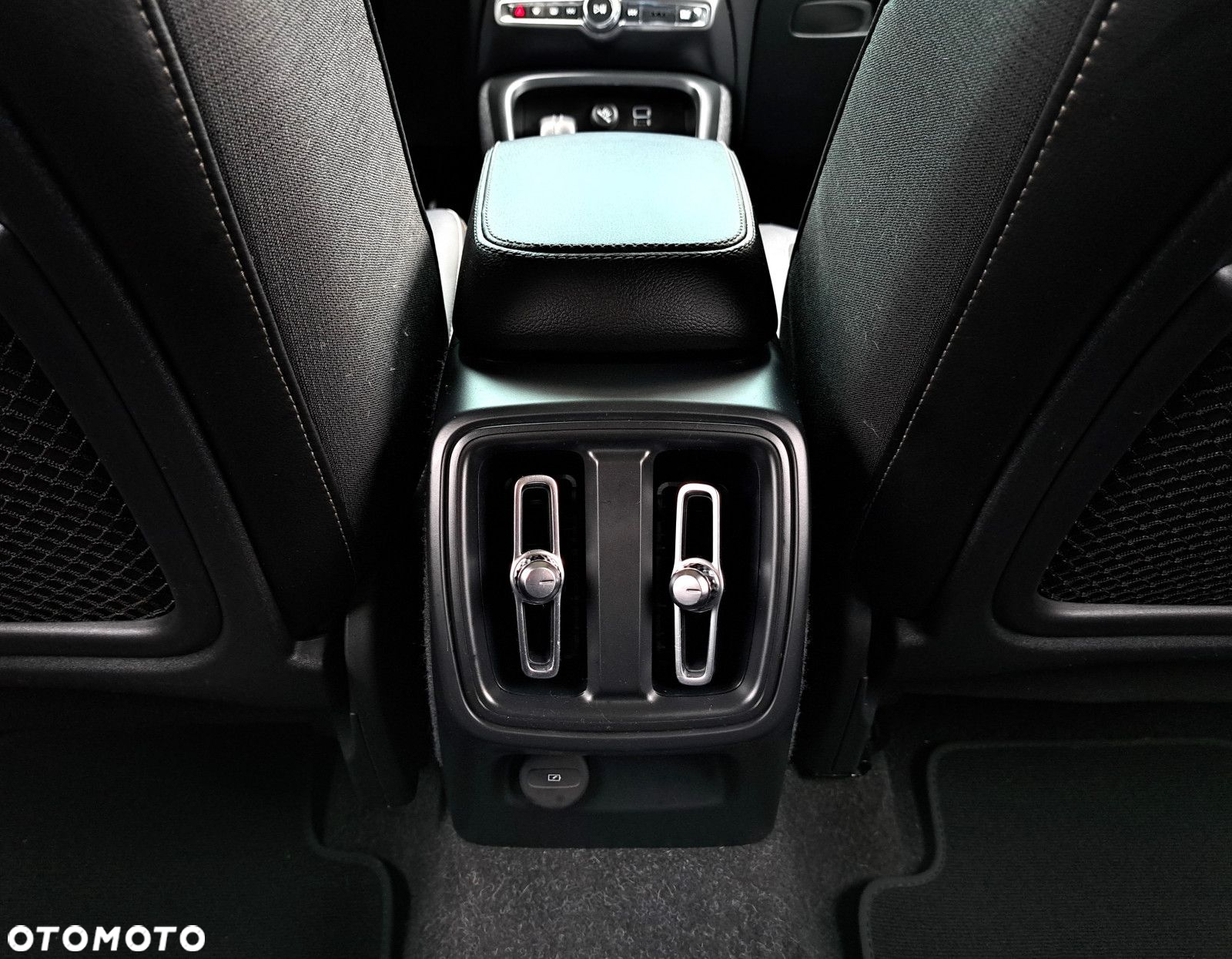 Volvo XC 40 - 27