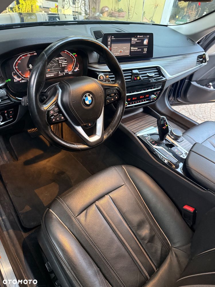 BMW Seria 5 530d xDrive Luxury Line - 7