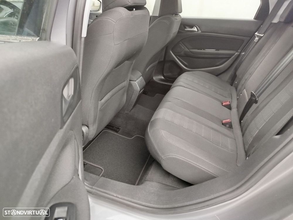 Peugeot 308 SW 1.2 PureTech Allure J17 - 27