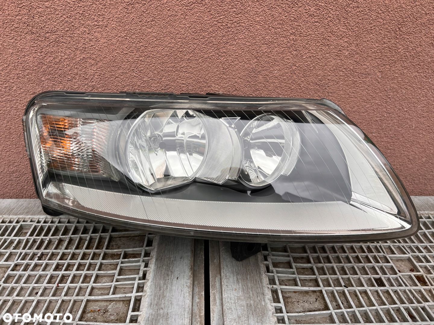 Lampa przednia AUDI A6 C6 ZWYKŁA PRAWA EUROPA ORYGINALNA HELLA - 1