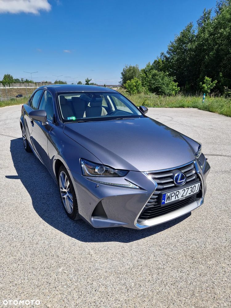 Lexus IS 300h Business Edition - 3
