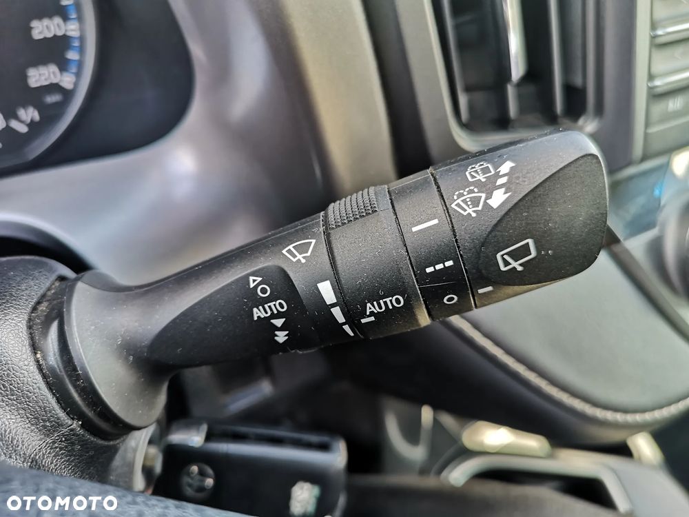 Toyota RAV4 2.0 D-4D Premium 4x2 - 18