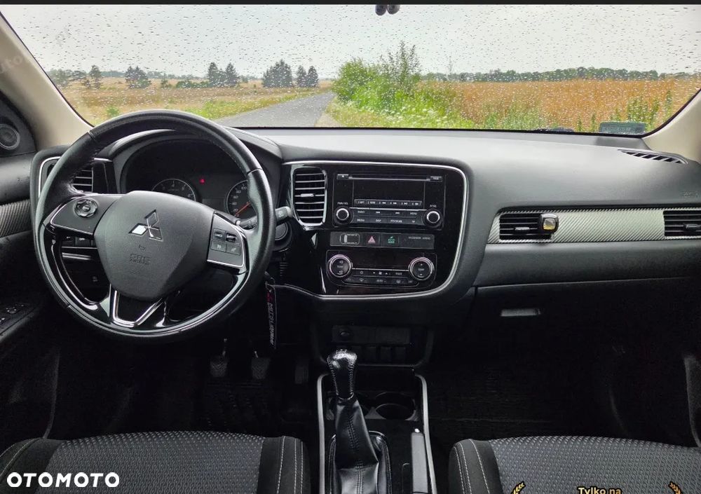 Mitsubishi Outlander - 13