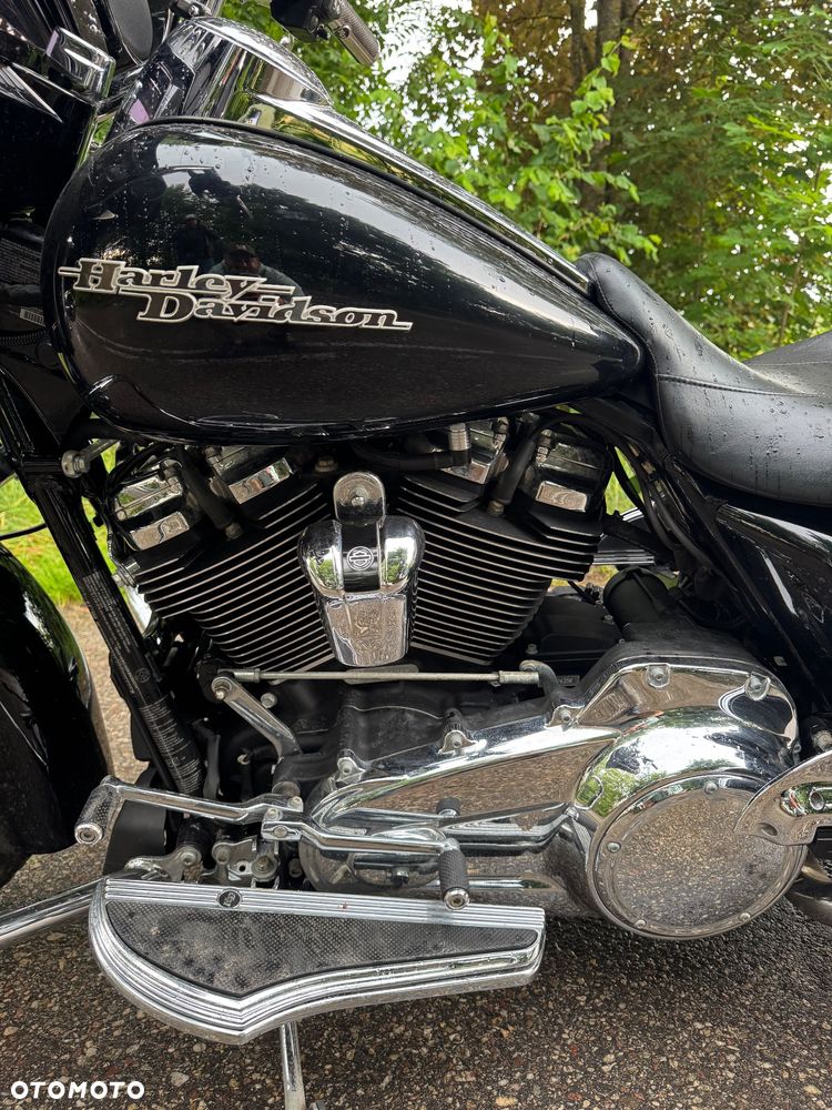 Harley-Davidson Touring Street Glide - 13