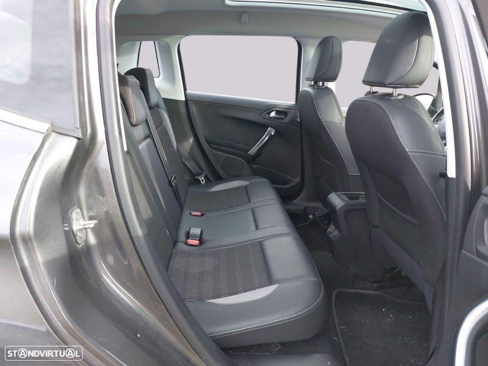 Peugeot 2008 - 6