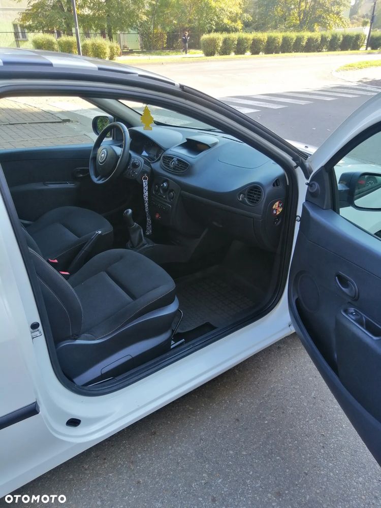 Renault Clio - 13