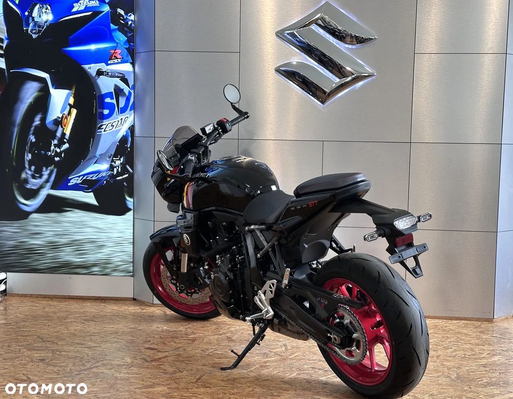 Suzuki GSX - 7