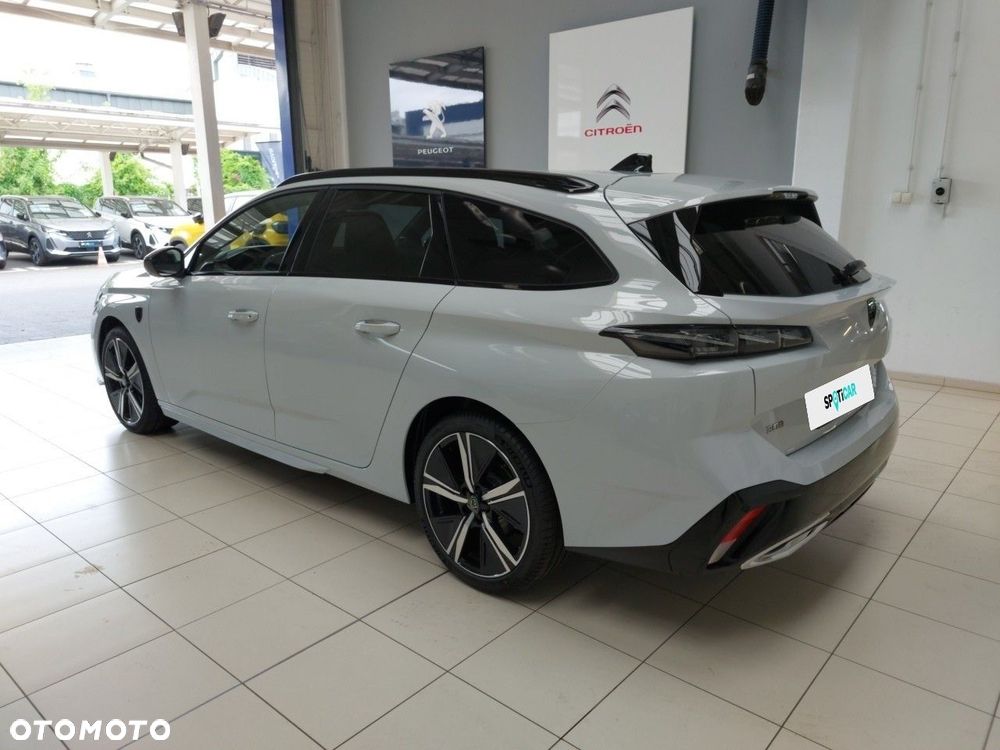 Peugeot 308 - 8